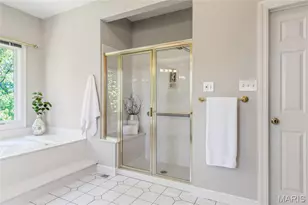 14301 Manderleigh Woods Dr, Town and Country, MO 63017 - Photo 35
