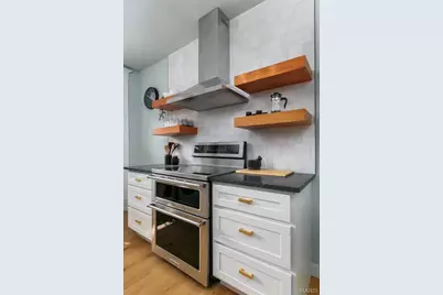 4166 Russell Boulevard, Saint Louis, MO 63110 - Photo 9