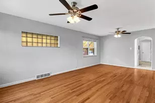 6258 Sunshine Dr, Saint Louis, MO 63109 - Photo 9
