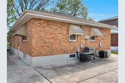 6258 Sunshine Drive, Saint Louis, MO 63109 - Photo 5