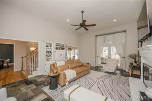 2134 Lakeview Dr, Crystal Lake Park, MO 63131 - Photo 7