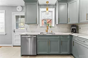 840 Wild Cherry Ln, University City, MO 63130 - Photo 13