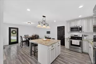 203 Morewood Dr, Manchester, MO 63011 - Photo 9