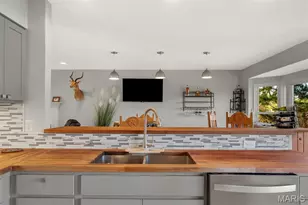 5051 Lancelot Ln, High Ridge, MO 63049 - Photo 15