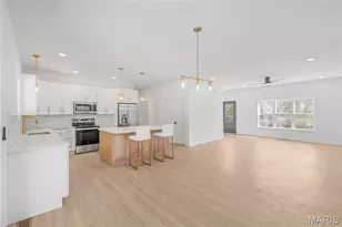 220 Echo Lake Cir, Byrnes Mill, MO 63025 - Photo 3