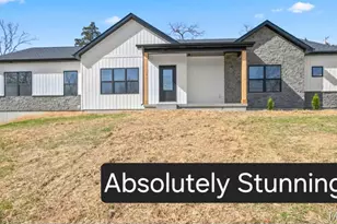 220 Echo Lake Cir, Byrnes Mill, MO 63025 - Photo 1