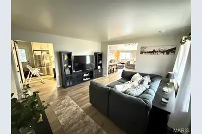 710 Central Parkway, Florissant, MO 63031 - Photo 9