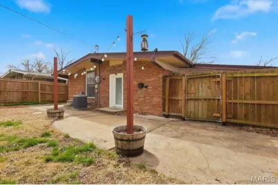 7827 Milan Avenue, University City, MO 63130 - Photo 33