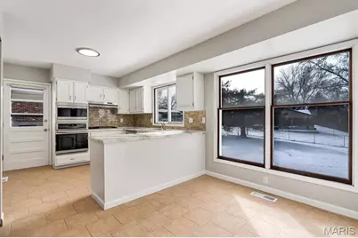 14741 Mondoubleau Lane, Florissant, MO 63034 - Photo 9