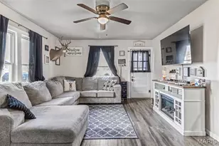 810 S 4th St, De Soto, MO 63020 - Photo 5