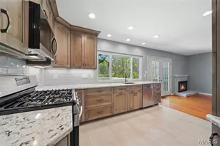 579 Golfwood Dr, Saint Louis, MO 63021 - Photo 5