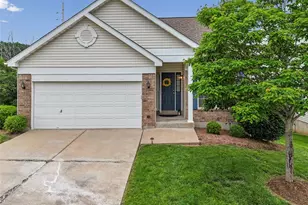 102 Hollow Brook Dr, Florissant, MO 63034 - Photo 1