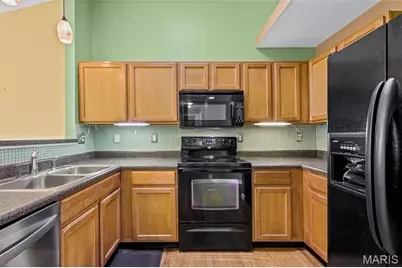 102 Hollow Brook Drive, Florissant, MO 63034 - Photo 17