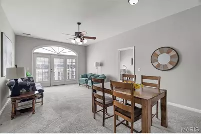 7400 Whitehall Colonial Lane #421, Shrewsbury, MO 63119 - Photo 5