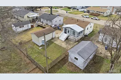 3917 Crosby Drive, Saint Louis, MO 63123 - Photo 3