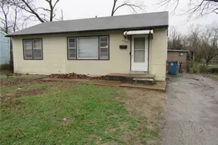 9160 Loganberry Ln, Bel-Ridge, MO 63121 - Photo 1