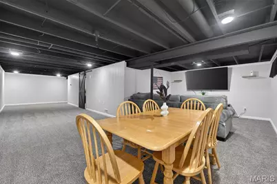 2425 Lindsay Lane, Florissant, MO 63031 - Photo 35