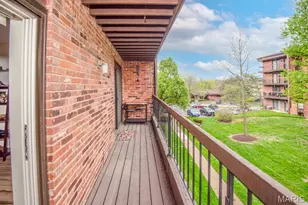 550 Coeur de Royale Dr, Creve Coeur, MO 63141 - Photo 9