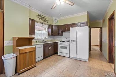 5223 Schollmeyer Avenue, Saint Louis, MO 63109 - Photo 5
