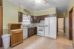 5223 Schollmeyer Ave, Saint Louis, MO 63109 - Photo 5