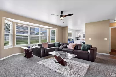 1860 Chateau Du Mont Drive, Florissant, MO 63031 - Photo 9