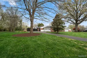 1815 Gray Dr, Des Peres, MO 63131 - Photo 31