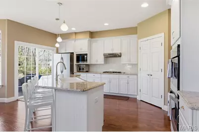 7 E Villa Avenue, Olivette, MO 63132 - Photo 23