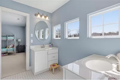 7 E Villa Avenue, Olivette, MO 63132 - Photo 45