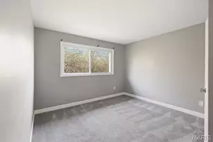 305 St Eugene Ln, Florissant, MO 63033 - Photo 9