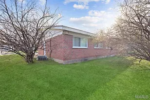 305 St Eugene Ln, Florissant, MO 63033 - Photo 15