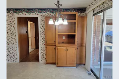 6945 Lakeside Hills Drive, Florissant, MO 63033 - Photo 13