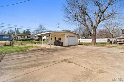 770 Kostka Lane, Florissant, MO 63031 - Photo 17