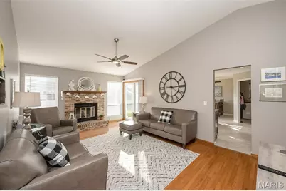 5842 Westcliffe Drive, Saint Louis, MO 63129 - Photo 11