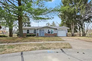 596 Haventree Dr, Hazelwood, MO 63042 - Photo 1