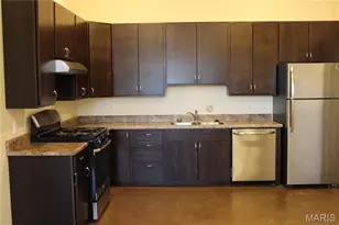 257 S Florissant Rd, Ferguson, MO 63135 - Photo 9