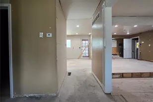 3655 Seville Dr, Florissant, MO 63033 - Photo 5