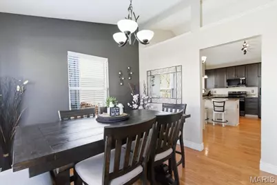 211 Cheval Square Drive, Chesterfield, MO 63005 - Photo 7