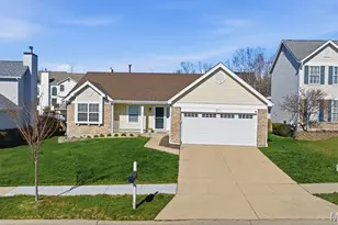 211 Cheval Square Dr, Chesterfield, MO 63005 - Photo 51