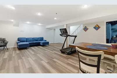 211 Cheval Square Drive, Chesterfield, MO 63005 - Photo 33