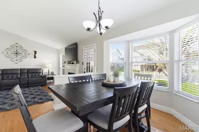 211 Cheval Square Drive, Chesterfield, MO 63005 - Photo 9