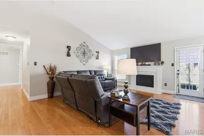 211 Cheval Square Drive, Chesterfield, MO 63005 - Photo 13