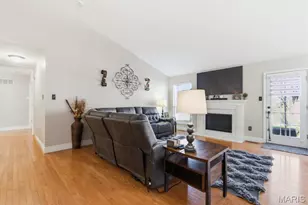 211 Cheval Square Dr, Chesterfield, MO 63005 - Photo 13