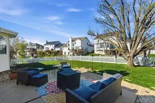 211 Cheval Square Dr, Chesterfield, MO 63005 - Photo 41