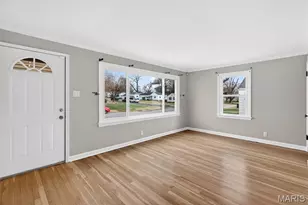 10505 Ewell Dr, Saint Louis, MO 63137 - Photo 5