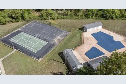 5569 Baronridge Drive #4, Unincorporated, MO 63129 - Photo 29