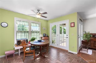 7356 Whitehall Colonial Ln, Saint Louis, MO 63119 - Photo 9