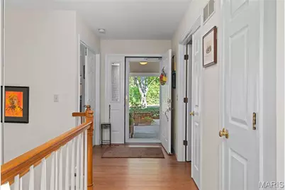 7356 Whitehall Colonial Lane, Saint Louis, MO 63119 - Photo 3