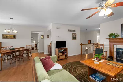 7356 Whitehall Colonial Lane, Saint Louis, MO 63119 - Photo 5