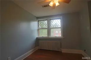 7326 Country Club Dr, Saint Louis, MO 63121 - Photo 11