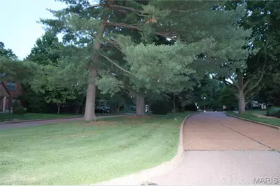 7326 Country Club Drive, Saint Louis, MO 63121 - Photo 37